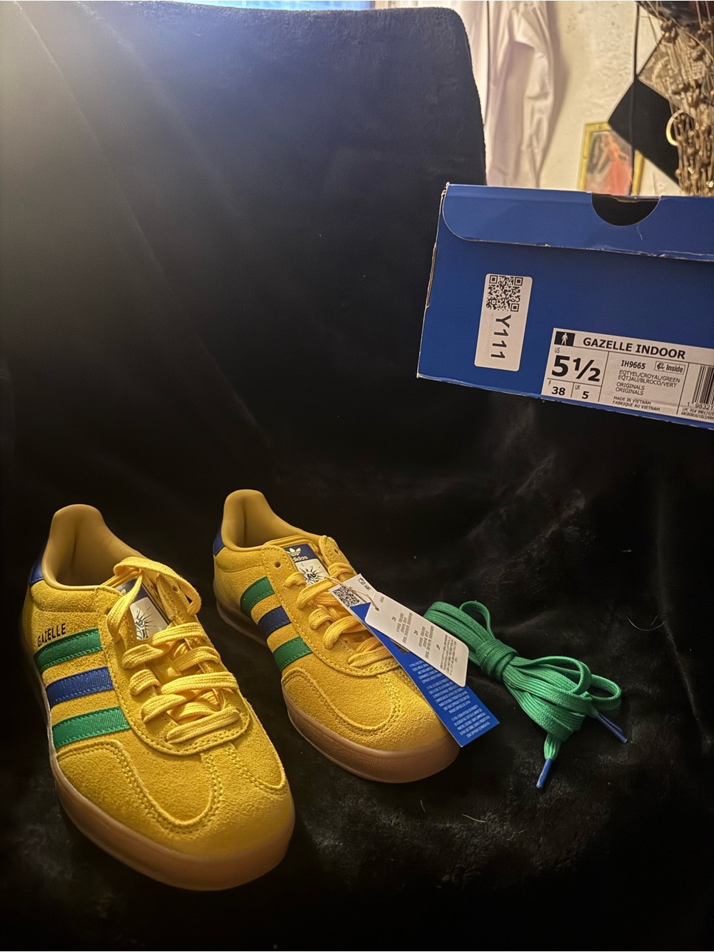 NWT Authentic Adidas Gazelle suede sneakers - FIFA brazil edition . 5.5 Y 7W